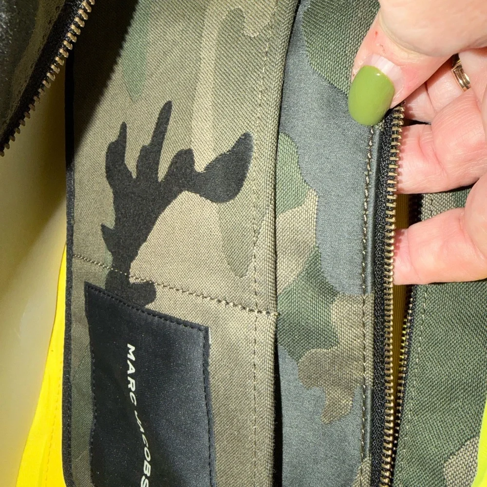 Marc Jacobs medium Green Camouflage Tote Bag - Picture 5 of 9